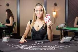 Pengguna mobile menjaga keamanan mesinslot
